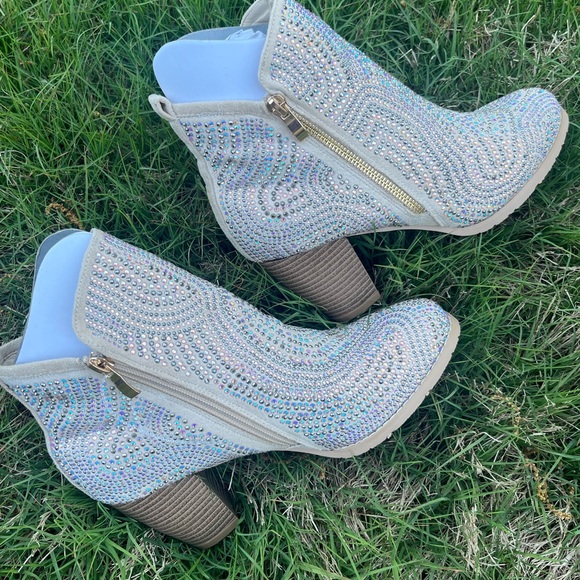 NWT bling bling booties - Picture 4 of 9